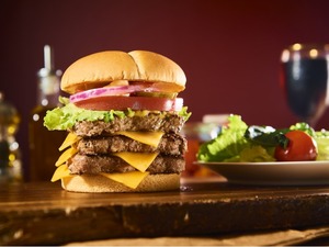 【神戸・三宮で効率良く稼ぐことが出来るデリヘル店】人妻店は既婚の方が稼げるんですか？